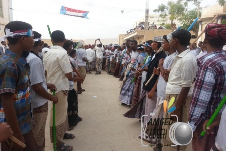 السويري تتزين  بإعلام دولة الجنوب  احتفالاً بمطلعها السنوي  الــعشرين