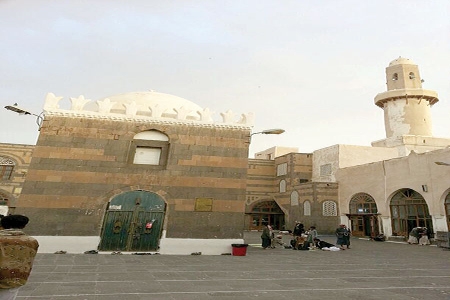 اكتشاف مصحف نادر مكتوب بالخط الحجازي بالجامع الكبير في صنعاء