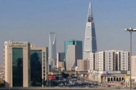 اشتباكات بالأيدي في أحد مساجد الرياض بسبب خطيب يدعو على السيسي..