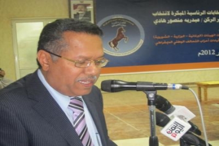 أحمد عبيد بن دغر ‘‘ يلحس‘‘ أموال مواطني الإقليم الشرقي