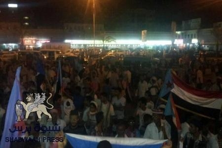 ساحة العروض بخور مكسر تستقبل جموع المشاركين في مليونية رفض الحوار(صور)