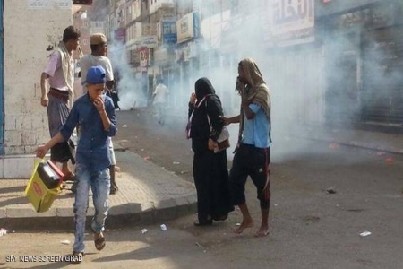 سكاي نيوز : الأمن يحاول منع احتجاج في عدن