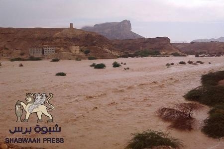 غرق شاب واضرار مادية كبيرة اثر السيول الجارفه في بلاد المطهاف بشبوة