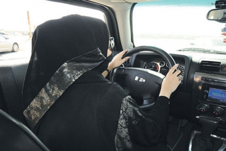 منع السعوديات من قيادة السيارة ‘‘ لا سند له في الشريعة‘‘