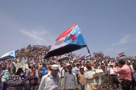 ردفان تودع الشهيد رأفت العطفي بموكب جماهيري كبير