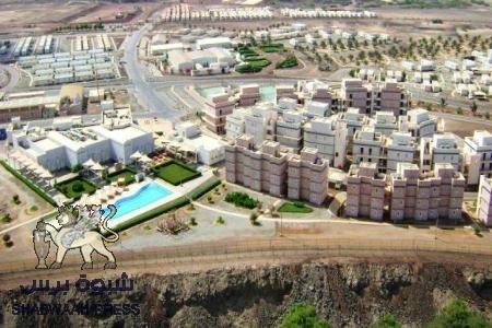 مدير الأمن الفرنسي لميناء بلحاف يرفض دخول عنصر متهم بالارهاب الى مطار الميناء لنقله الى صنعاء