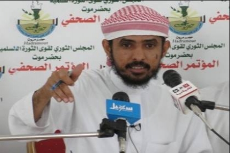 باتيس يتهم (الزعيم ) صالح بأحداث المكلا العسكرية