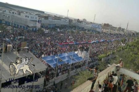 من زوامل ساحة التحرير والاستقلال في مدينة عدن اليوم ( 4 )