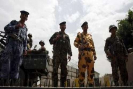 القاعدة تقتل جندي وتجرح ثلاثة آخرون في صنعاء