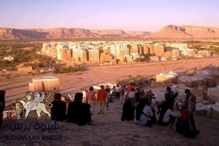 انفجار عبوه ناسفه في الخط السريع شبام سيؤن .