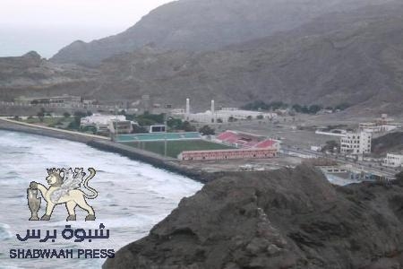 اشتباكات عنيفة بين قوات الحرس الجمهوري في معاشيق عدن