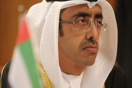 وزير الخارجية الإماراتي يزور طهران
