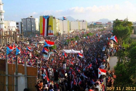 نقابة التربويين بلحج تدعو للزحف صوب العاصمة عدن لإحياء نوفمبر