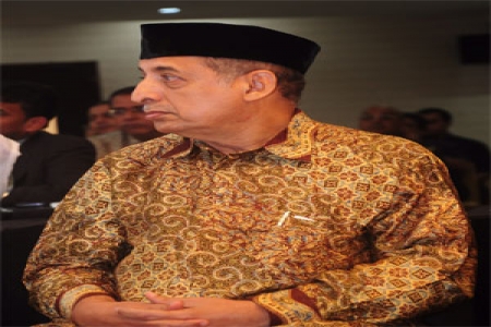 حضارم إندونيسيا يعزون الشيخ عبد الله بقشان في والدته.