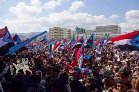 فرانس برس: الالاف يتظاهرون في جنوب اليمن للمطالبة بالاستقلال