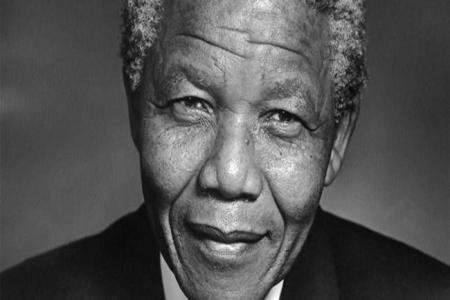وفاة الزعيم الجنوب أفريقي نيلسون مانديلا