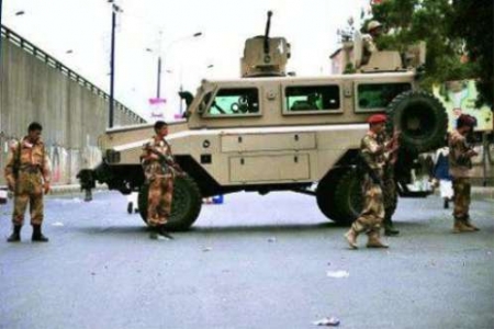 إطلاق صاروخ ( لو ) على عربة عسكرية في المنصورة