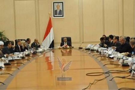 الهبة الشعبية تثير قلقا حكوميا والرئاسية توافق على تسليم مقاليد الأمن لقيادات أمنية حضرمية