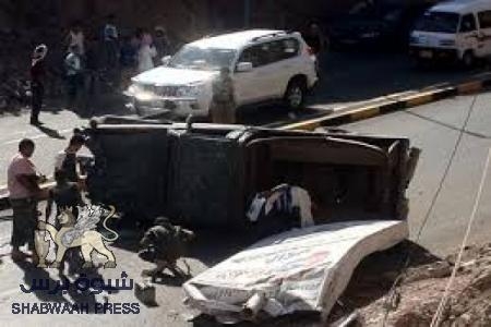 مقتل جنديان يمنيان وجرح 6 في حادثة إنقلاب طقم عسكري في عدن
