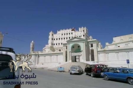 اللجنة الأمنية بوادي حضرموت تجتمع لإخماد الهبة الشعبية وتتهاون مع من نهبوا مكتب  النفط