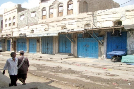 لحج تواصل الهبة .. وتغلق منافذها مع العربية اليمنية حتى ظهر اليوم