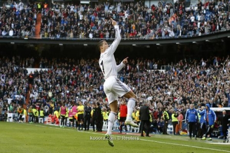 رونالدو "الذهبي" يقود ملوك ريال مدريد للفوز على غرناطة وانتزاع صدارة "الليجا" مؤقتاً