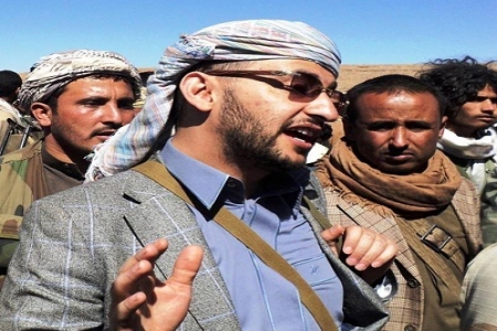 الشيخ حسين الأحمر برفقة 60 طقم يحمل على متنه مسلحين في طريقة الى صنعاء