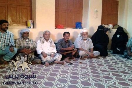 المناضلة سبأ محسن تواصل مهمتها الانسانية وتزور اسرة الشهيد البحسني
