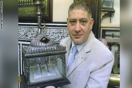 ما مصير سيف ومكحلة وثوب النبي محمد بمسجد الحسين بالقاهرة ؟