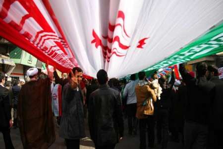الاندبندنت: الهرولة إلى إيران على أشدها رغم ادعاءات أمريكا