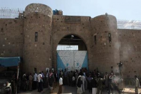 أنباء عن محاولة اخراج المتهمين بتفجيرات الرئاسة من سجن صنعاء المركزي