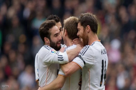 ريال مدريد بالصدارة وسوسيداد يلقن برشلونة درسا