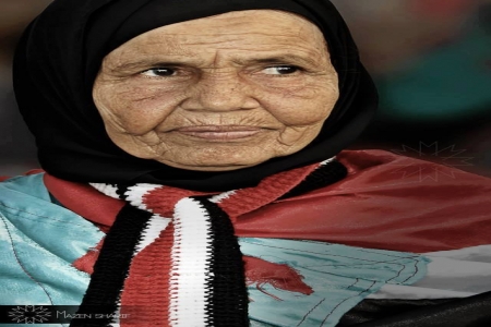 ناشطون من أنصار الحراك الجنوبي يعتزمون تكريم المسّنة ‘‘ أم الجنوب‘‘