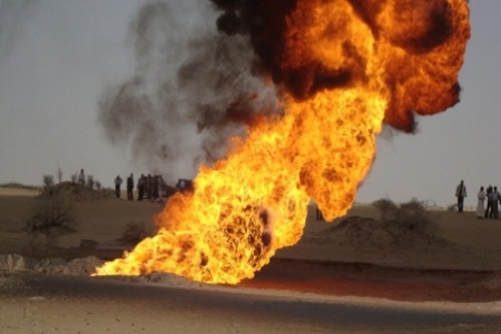 تفجير أنابيب النفط يقترب من صنعاء : تفجير أنبوب النفط بمديرية ضوران بذمار