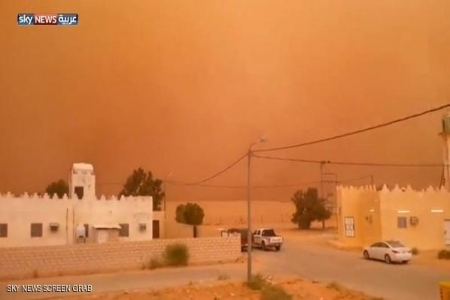 عاصفة رملية تجتاح السعودية