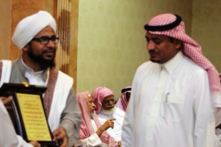 قبائل ال كثير بالسعودية تكرم الداعيه باعباد