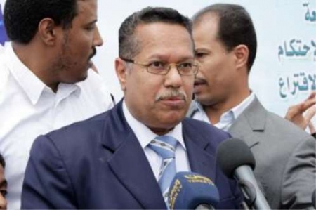 لم يكن مستهدفا : نجاة بن دغر من اطلاق رصاص بين محتجين وجنود يمنيين