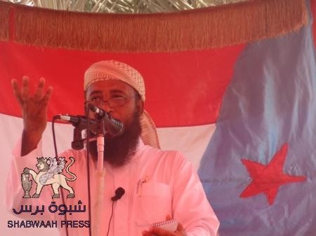 الشيخ عبد الله بامختار خطيب جمعة الشحر : أن مواقفنا لن تتبدل أو تتغير إلا بإستعادة دولتنا وأرضنا وكرامتنا .