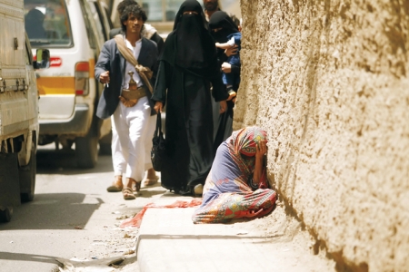 صحيفة : الجوع ينهش 10 ملايين يمني