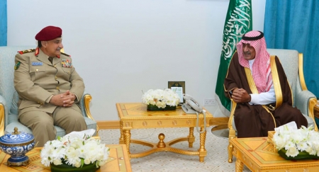 في جدة : الأمير مقرن بن عبد العزيز يلتقي وزير الدفاع اليمني