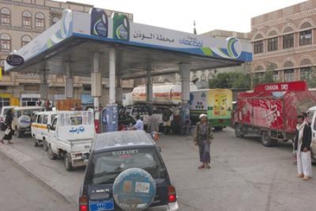 لندن : صحيفة تكشف عن الأسباب الحقيقية لانعدام المشتقات النفطية