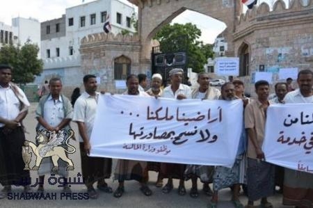 مخططات اكثر من 11 مرفق حكومي بالمكلا في خطر !!