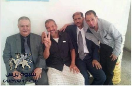 الشيخ عبدالعزيز المفلحي يزور الأسير ‘‘ المرقشي‘‘ في سجنه ويؤكد التضامن معه