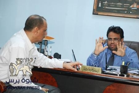 وثائق رسمية تكشف تورط مدير ميناء المكلا " البان " في قضايا فساد ورشاوي بألاف الدولارات