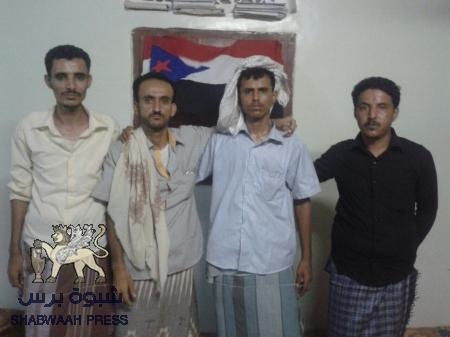 قيادة الحركة الشبابية والطلابية في محافظة ابين  تزور الجريح علي عشال
