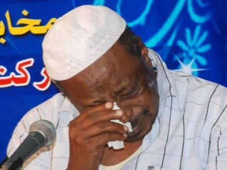 الرئيس ‘‘ العطاس‘‘ يعزي هاتفيا من مقر إقامته بمدينة أسرة الفنان الراحل ‘‘ كرامة مرسال‘‘