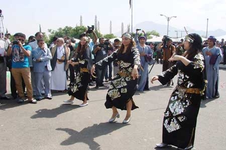 انطلاق مهرجان صيف صنعاء السياحي ينسي اليمنيين كل التوترات السياسية