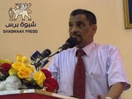 الوكيل المنهالي يجبر محلي تريم على تغيير قراره الخاص برفض تعيين مدير لهيئة الأراضي بتريم من أصحاب السوابق !!