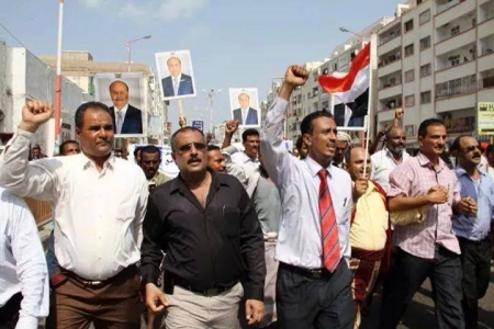مظاهرات مؤيدة للحكومة بمواجهة الحوثيين