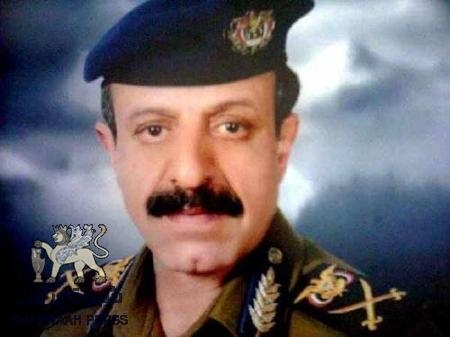 زوج بنت الشيخ الأحمر وقائد الأمن المركزي السابق يسرق مرتبات جنود وهميين بـ 80 مليار ريال